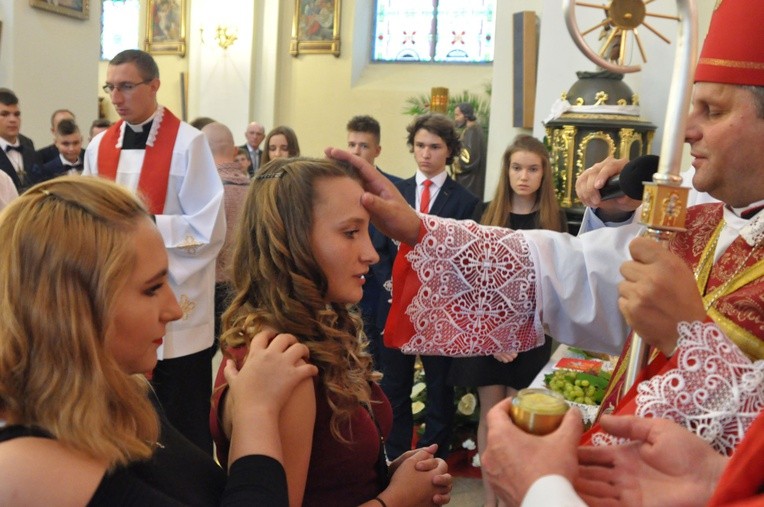 Bierzmowanie w Oleśnie