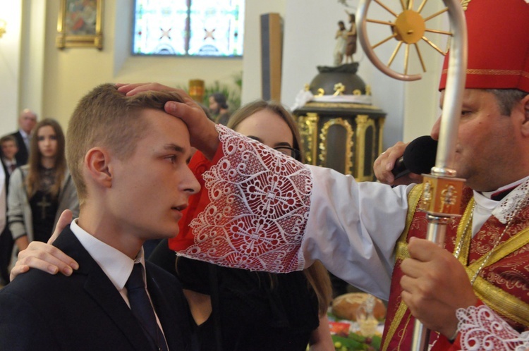 Bierzmowanie w Oleśnie