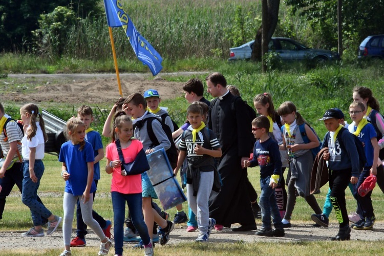 Diecezjalny Dzień Dziecka w Skrzatuszu