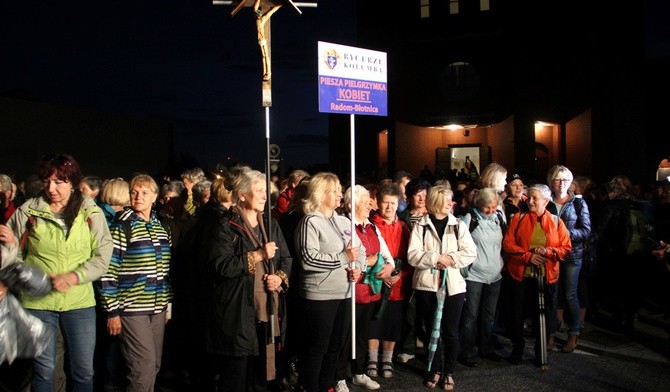 Na pątniczy szlak wyruszyło ponad 500 kobiet