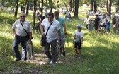 Pielgrzymi wypełniają Kalwarię Piekarską 