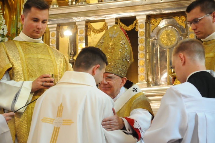 Święcenia kapłańskie w obiektywie Adama Wojnara