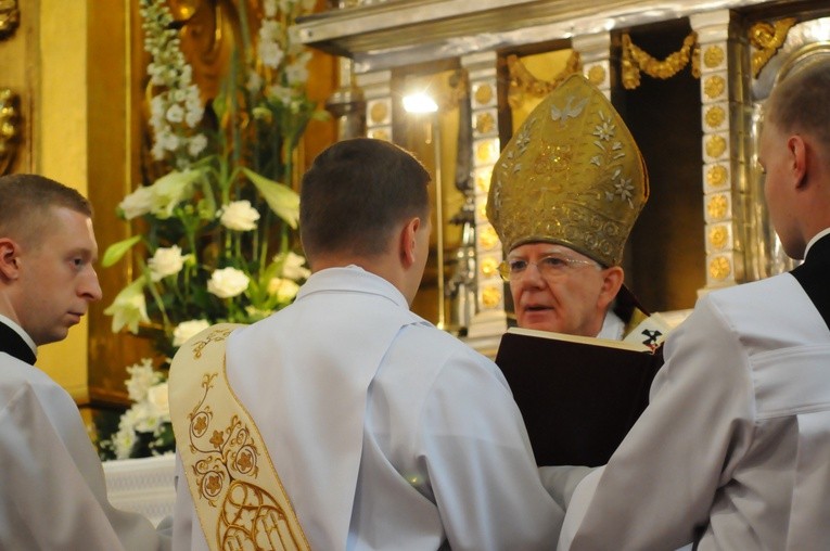 Święcenia kapłańskie w obiektywie Adama Wojnara