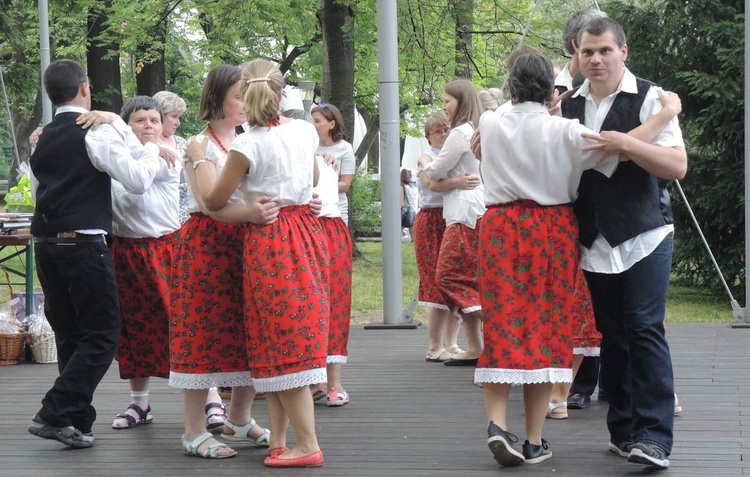 5. Marsz dla Życia i Rodziny w Bielsku-Białej 2018 - festyn Caritas