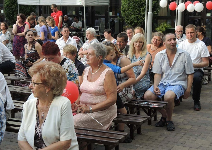 5. Marsz dla Życia i Rodziny w Bielsku-Białej 2018 - festyn Caritas