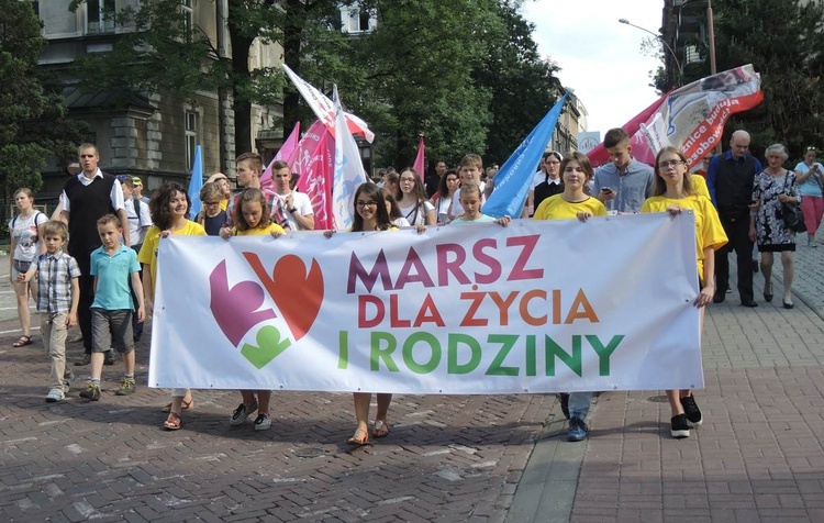 5. Marsz dla Życia i Rodziny w Bielsku-Białej 2018 - na trasie