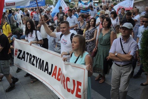 5. Marsz dla Życia i Rodziny w Bielsku-Białej 2018 - na trasie