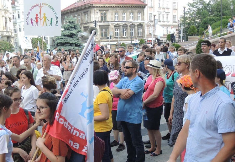 5. Marsz dla Życia i Rodziny w Bielsku-Białej 2018 - na trasie