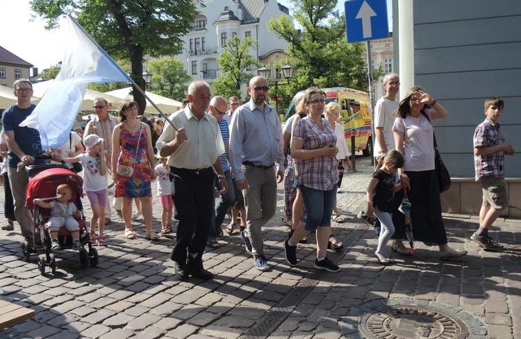 5. Marsz dla Życia i Rodziny w Bielsku-Białej 2018 - na trasie