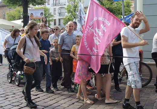 5. Marsz dla Życia i Rodziny w Bielsku-Białej 2018 - na trasie