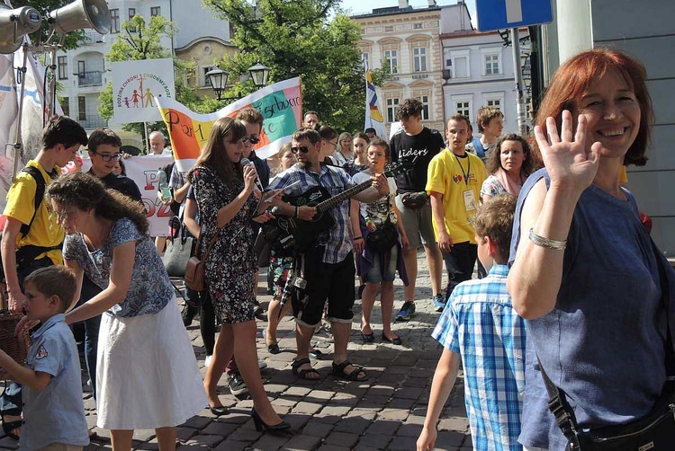 5. Marsz dla Życia i Rodziny w Bielsku-Białej 2018 - na trasie