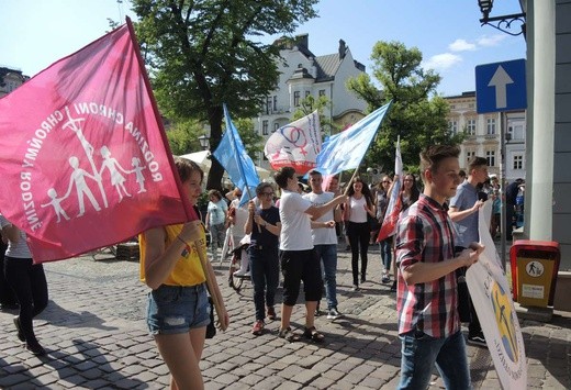 5. Marsz dla Życia i Rodziny w Bielsku-Białej 2018 - na trasie