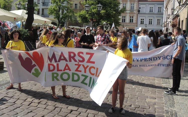 5. Marsz dla Życia i Rodziny w Bielsku-Białej 2018 - na trasie