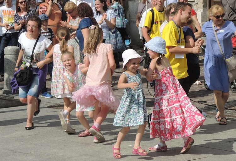 5. Marsz dla Życia i Rodziny w Bielsku-Białej 2018 - na trasie