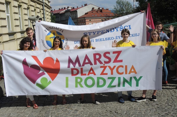 5. Marsz dla Życia i Rodziny w Bielsku-Białej 2018 - na trasie