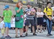 Na pl. Chrobrego, rodzina Sadlików dała świadectwo życia z Panem Bogiem