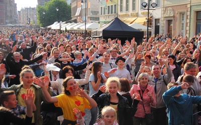 Organizatorzy zapewniają, że uczestnicy wydarzeń - zarówno w Gdańsku, jak i w Rumi - doświadczą Bożej radości