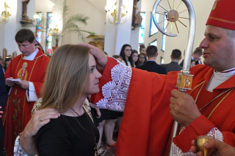 Bierzmowanie w Łososinie Dolnej