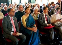 W Światowym Zjeździe Polaków z Indii w latach 1942–1948 uczestniczyło ok. 50 osób. Połowa z nich to emigranci z Kanady, RPA, USA, Irlandii i Anglii. W uroczystościach rozpoczynających wydarzenie brała udział delegacja z ambasadorem Indii w Polsce i konsulem Indii we Wrocławiu.