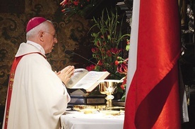 	Głównym celebransem Eucharystii był ordynariusz łowicki.