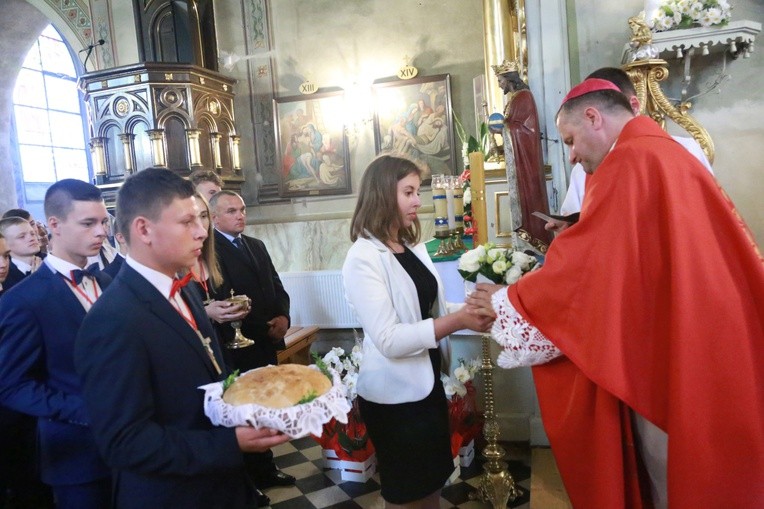 Bierzmowanie w Ujanowicach