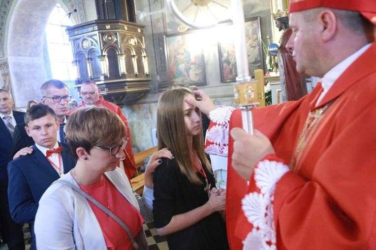 Bierzmowanie w Ujanowicach