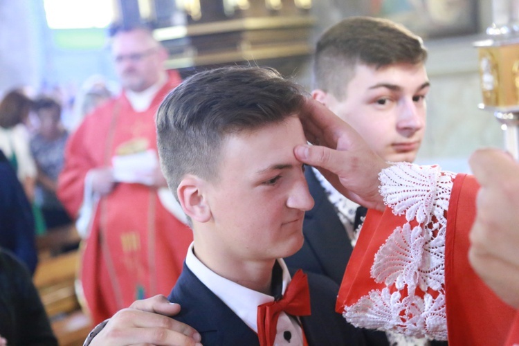 Bierzmowanie w Ujanowicach