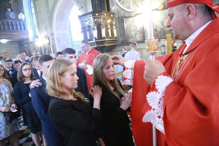 Bierzmowanie w Ujanowicach