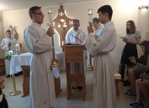 Ważnym czasem podczas Oazy Modlitwy był ten przeżywany na Eucharystii. Mszę św. sprawuje ks. Krzysztof Dukielski