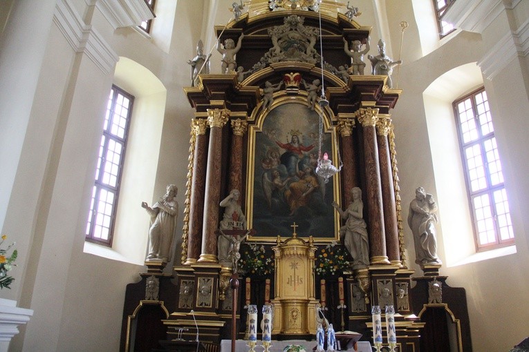 Kościół w Gołębiu i Domek Loretański