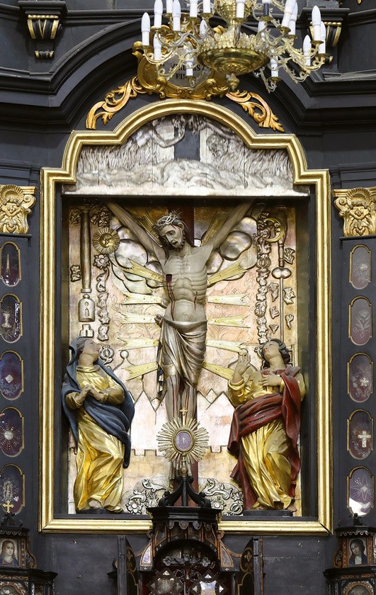 Rzeźba Chrystusa Ukrzyżowanego  z 1361 r. bez wątpienia jest wizerunkiem osoby zmarłej.