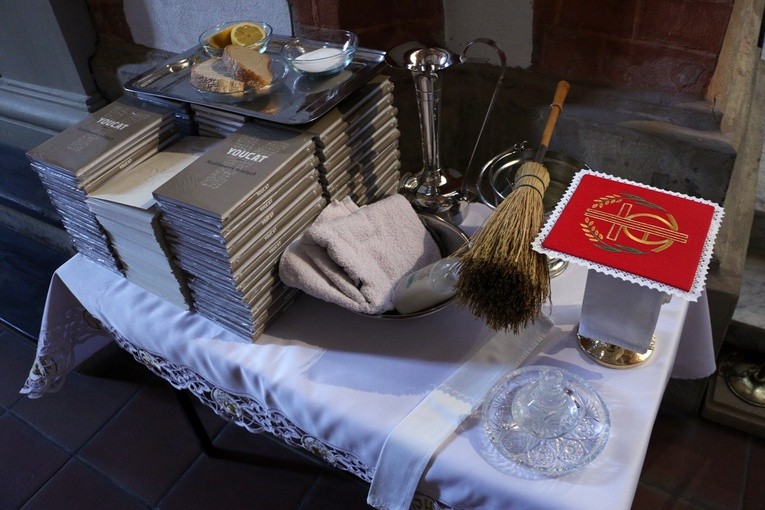 Bierzmowanie i 15-lecie bazyliki garnizonowej we Wrocławiu