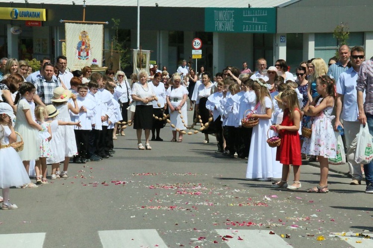 Procesja w parafii Trójcy Świętej w Lublinie