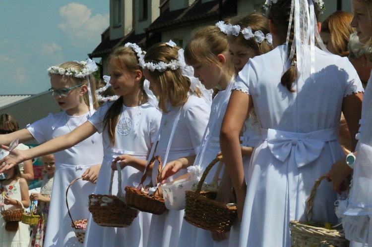 Procesja w parafii Trójcy Świętej w Lublinie