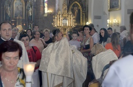 W Boże Ciało wierni wychodzą ze świątyń w procesji z Najświętszym Sakramentem, by dać publiczne świadectwo wiary