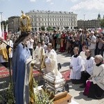 Tysiące warszawiaków na procesji Bożego Ciała