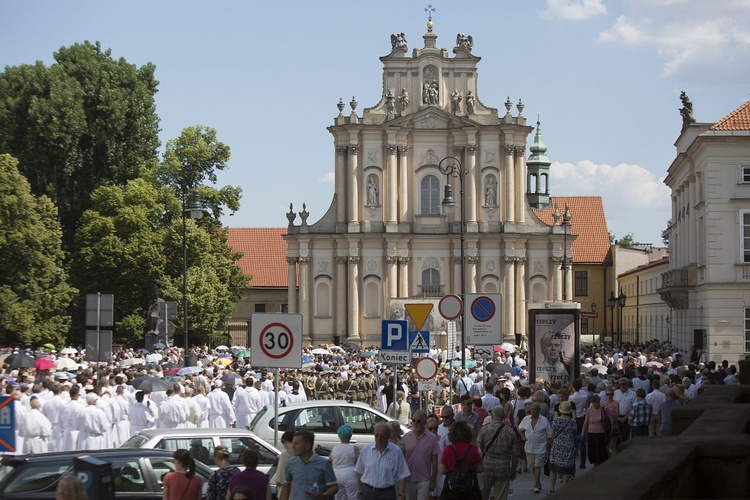 Tysiące warszawiaków na procesji Bożego Ciała