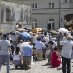 Tysiące warszawiaków na procesji Bożego Ciała