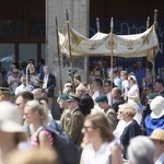 Tysiące warszawiaków na procesji Bożego Ciała