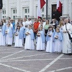 Tysiące warszawiaków na procesji Bożego Ciała