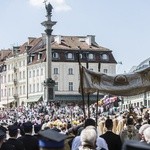 Tysiące warszawiaków na procesji Bożego Ciała