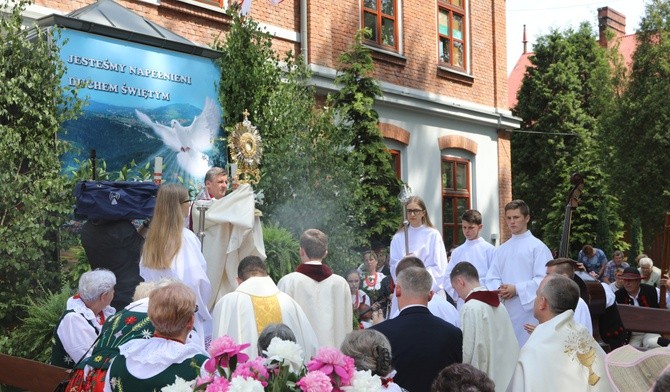 Szczęśliwi i Boże łowy na ulicach Milówki