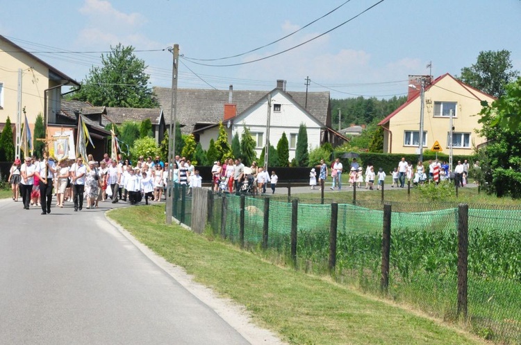 Procesja w Tarnobrzegu-Sobowie