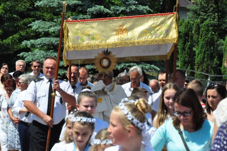 Procesja w Tarnobrzegu-Sobowie