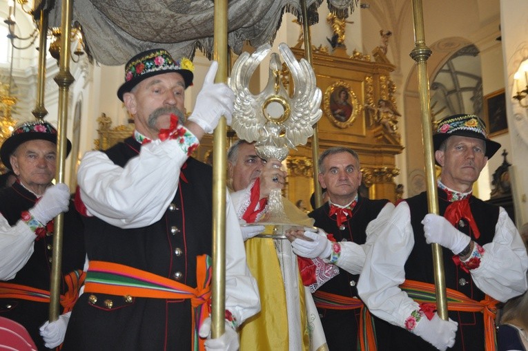 Boże Ciało w Łowiczu - procesja