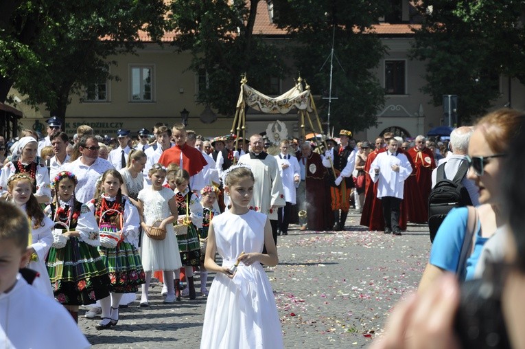 Boże Ciało w Łowiczu - procesja