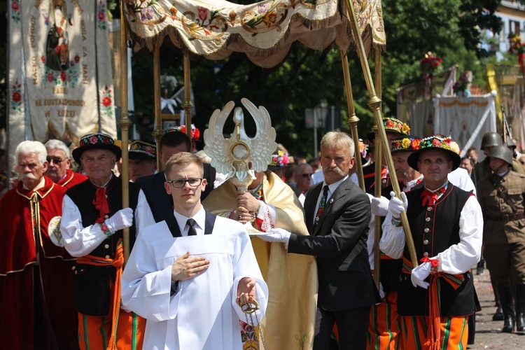 Boże Ciało w Łowiczu - procesja