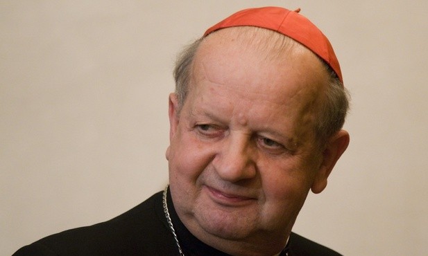  Kard. Dziwisz: udział w niedzielnej Eucharystii jest sprawdzianem temperatury naszej wiary 