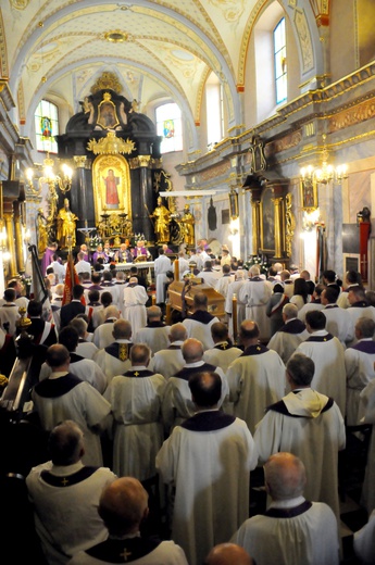 Pogrzeb ks. Antoniego Sołtysika w obiektywie Adama Wojnara