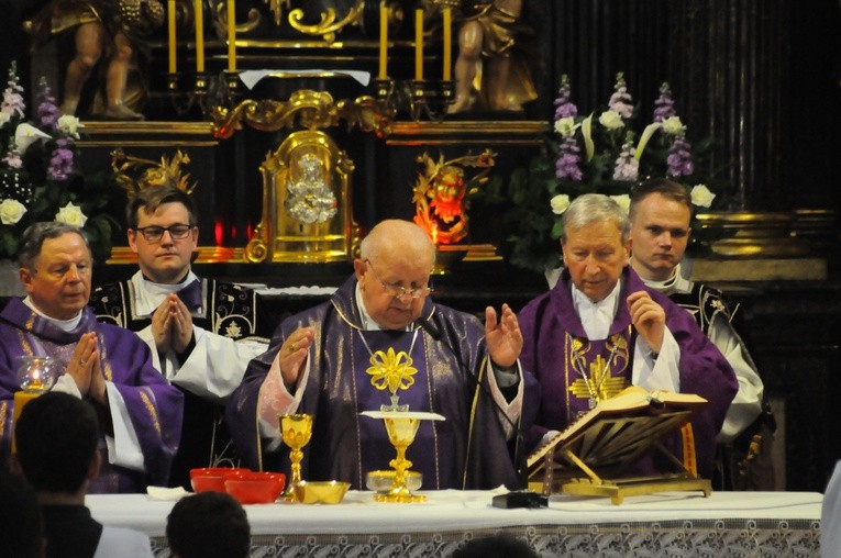 Pogrzeb ks. Antoniego Sołtysika w obiektywie Adama Wojnara